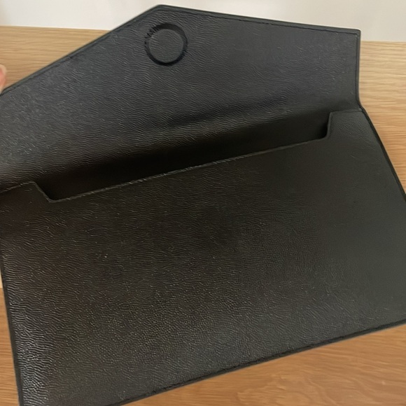 Yves Saint Laurent Uptown Pouch in Grain de Poudre Leather (Black) - Picture 3 of 6